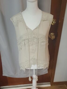 Andree Women's Crochet-Trim V-Neck Camisole in Cream